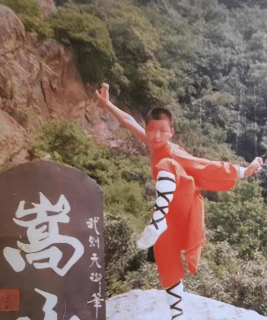 王宝强人设崩了？真实身份被挖出，全网炸锅：我们都被骗了这么久…插图1
